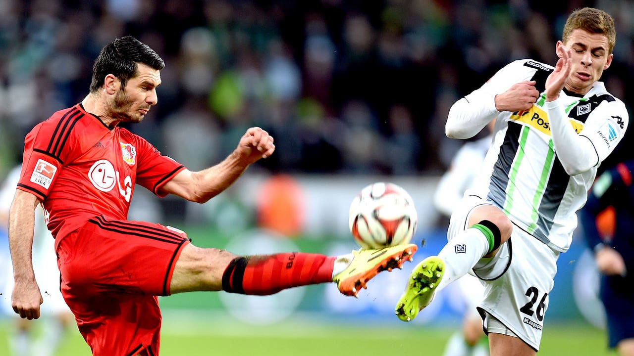 Gladbach salvage point at Leverkusen; Wolfsburg lose ground